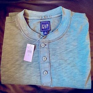 GAP Tall forest green Henley shirt. XL.